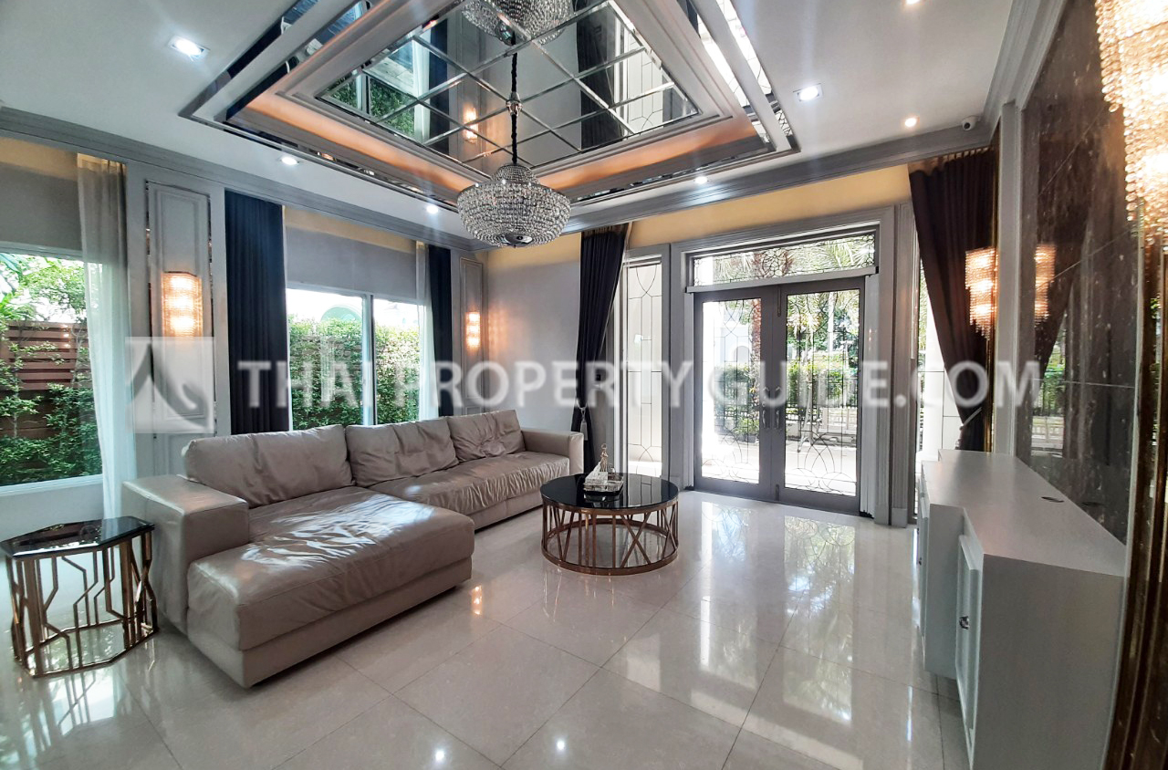 House with Shared Pool in Other 